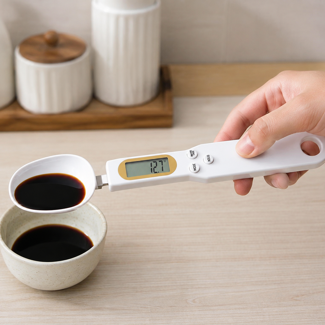 Digital measuring spoon scale with detachable spoon and display